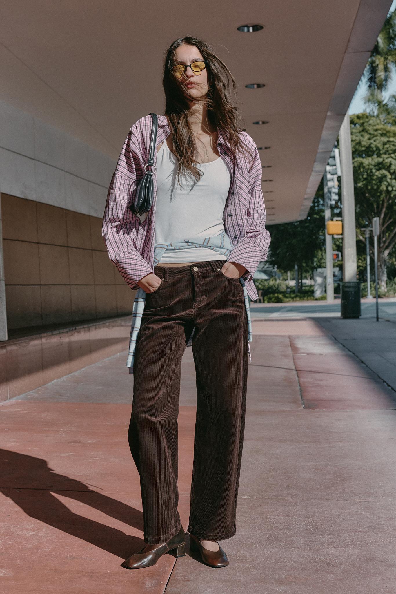 PANTALON DROIT EN VELOURS CÔTELÉ